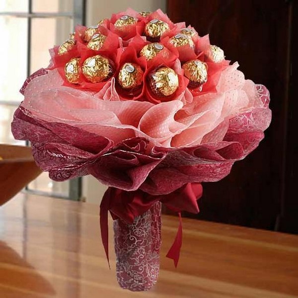 Красивые букеты цветов из конфет своими руками - фото, мастер класс
