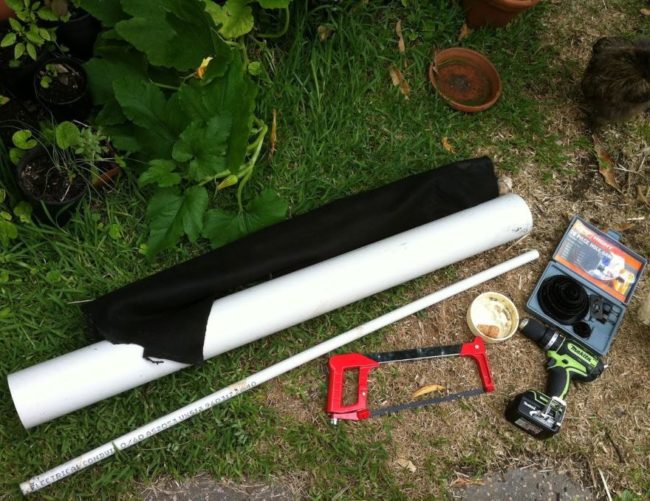 Инструменты и материалы для вертикальной грядки под клубнику